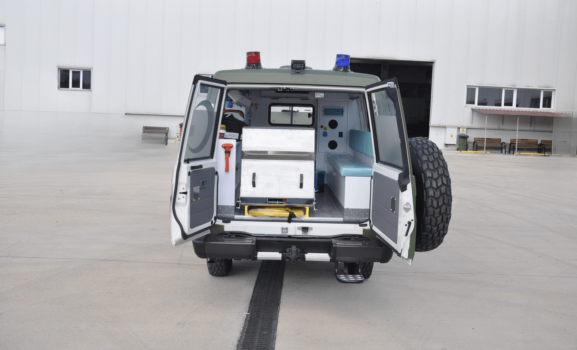 Toyota Land Cruiser Ambulance interior 8