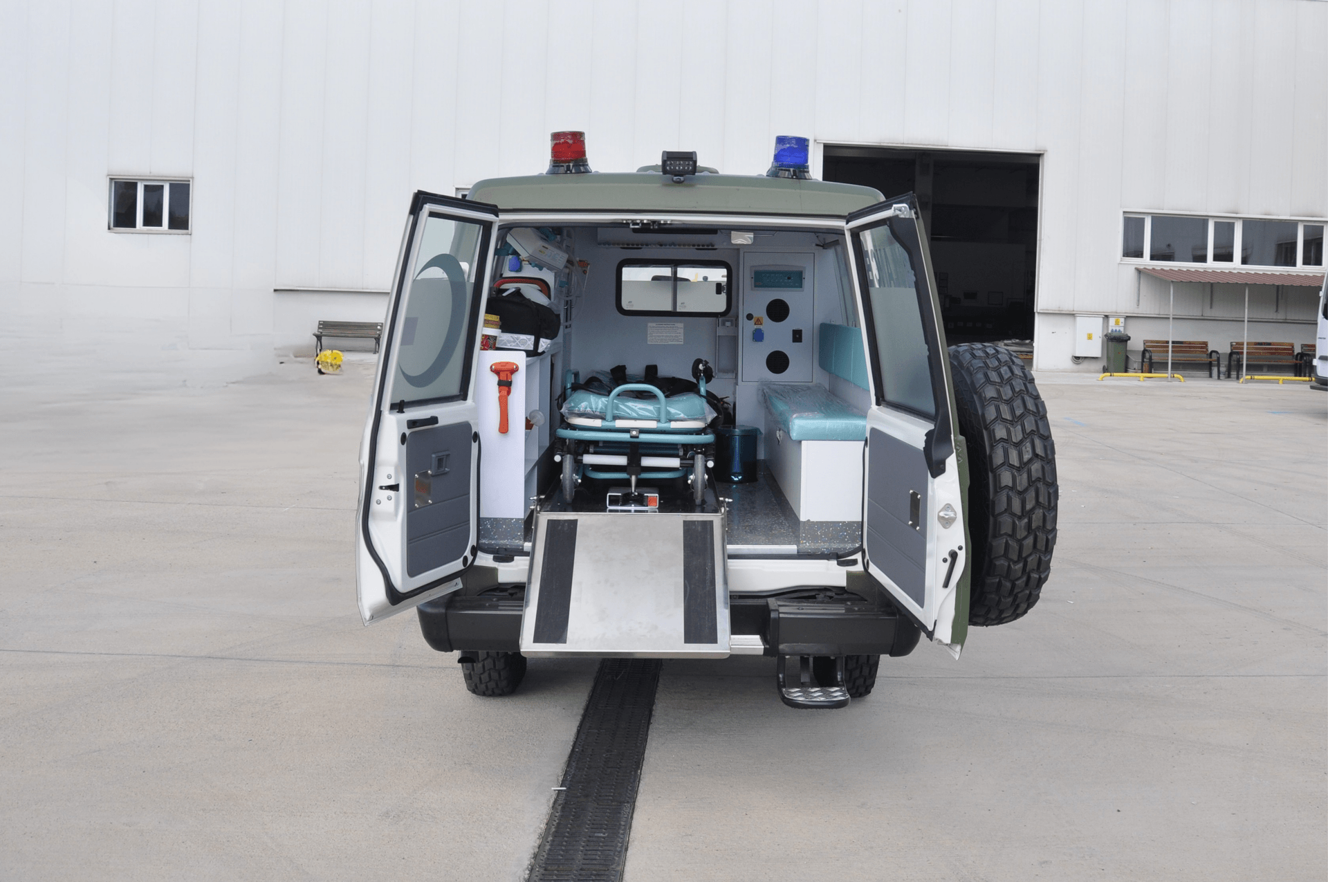 Toyota Land Cruiser Ambulance interior 9
